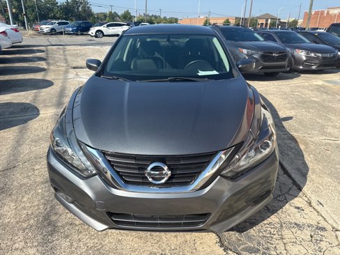 Used 2017 Nissan Altima 2.5 SR w/ LED Appearance Package image 5