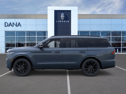 New 2025 Lincoln Navigator Reserve image 3