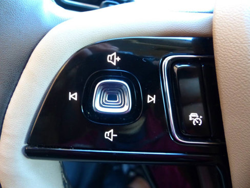 Used 2024 Lincoln Corsair AWD w/ Equipment Group 101A image 27