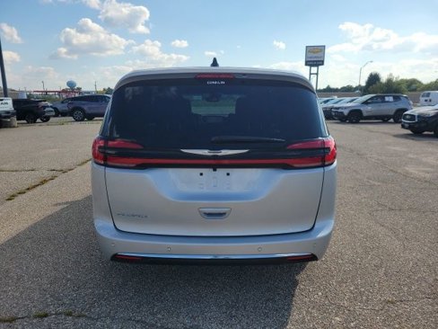 New 2026 Chrysler Pacifica Select image 22