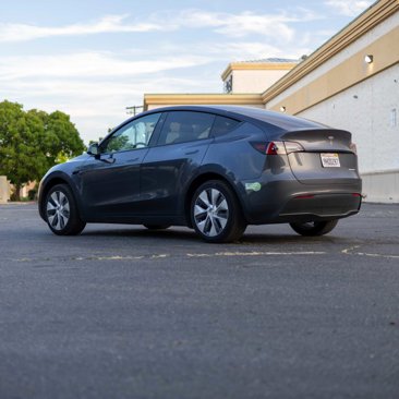 Used 2023 Tesla Model Y Long Range image 5