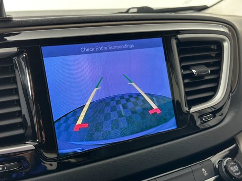 Used 2017 Chrysler Pacifica Premium image 48