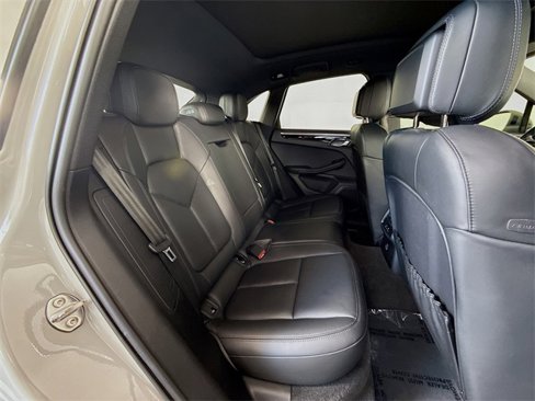 Certified 2024 Porsche Macan image 22