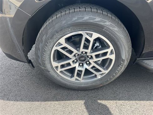New 2025 Ford Expedition Active image 12