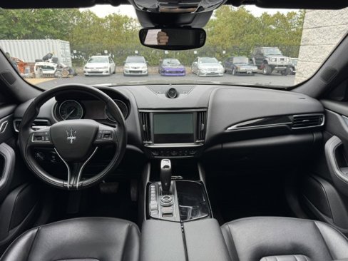 Used 2022 Maserati Levante GT image 25