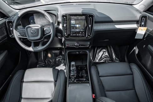 New 2026 Volvo XC40 B5 Plus w/ Protection Package Premier image 20