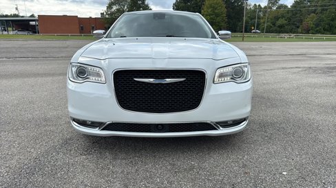 Used 2018 Chrysler 300 Limited w/ Safetytec Plus Group image 8