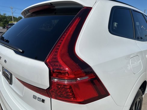 Certified 2025 Volvo XC60 B5 Plus image 16