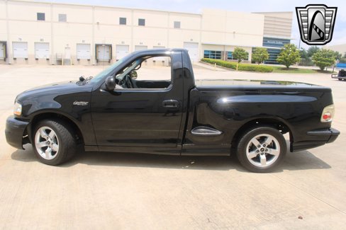Used 2001 Ford F150 Lightning image 3