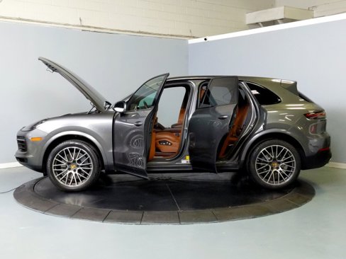 Used 2020 Porsche Cayenne S image 12