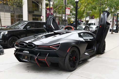 Used 2024 Lamborghini Revuelto image 6
