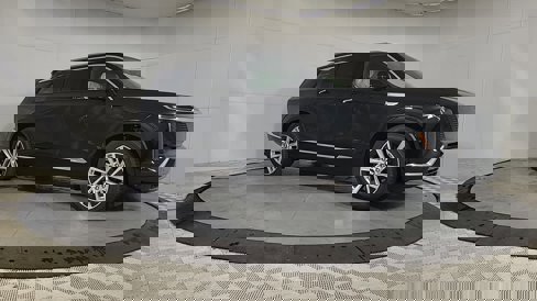 New 2026 Cadillac Vistiq Luxury w/ LPO, Floor Liner Package image 9