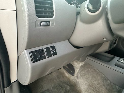 Used 2018 Nissan Frontier SV image 13