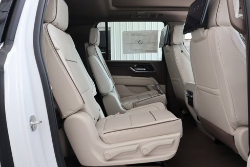 New 2026 GMC Yukon XL Denali w/ Denali Reserve Package image 21