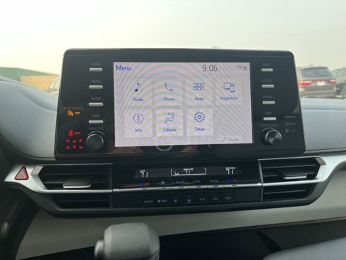 Used 2024 Toyota Sienna LE image 38