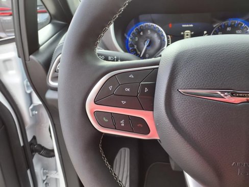 New 2026 Chrysler Pacifica Select image 13