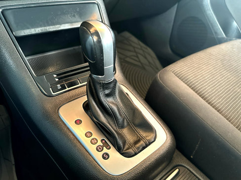 Used 2017 Volkswagen Tiguan S image 61