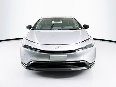 Used 2025 Toyota Prius LE image 2