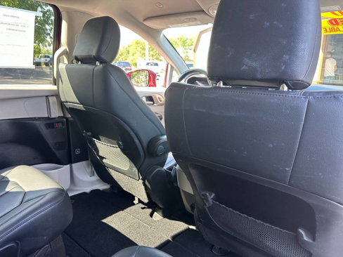 Used 2020 Chrysler Pacifica Touring-L image 21