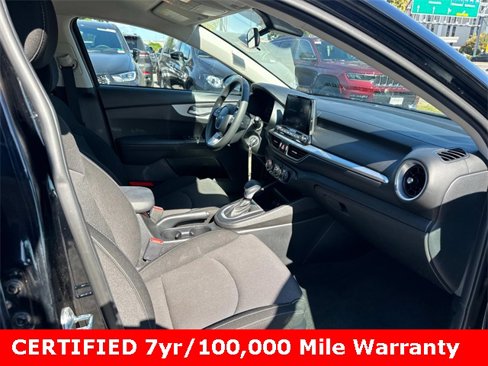Used 2023 Kia Forte LXS image 9