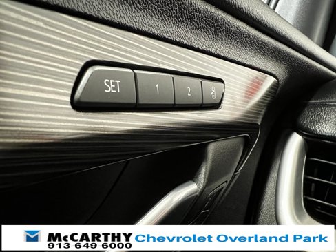 Used 2024 GMC Terrain SLT image 16