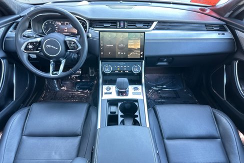 Used 2023 Jaguar XF R-Dynamic SE image 14