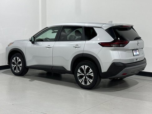 Used 2023 Nissan Rogue SV image 39