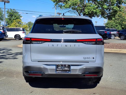 New 2026 INFINITI QX60 Luxe image 18