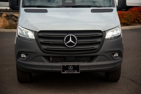 Used 2025 Mercedes-Benz Sprinter 2500 image 12