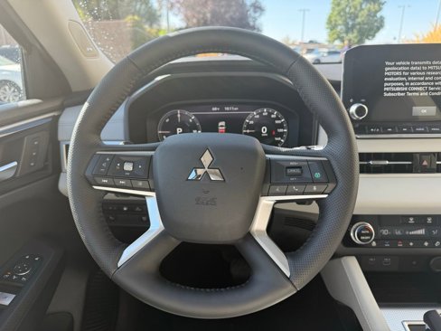 New 2025 Mitsubishi Outlander SEL image 8