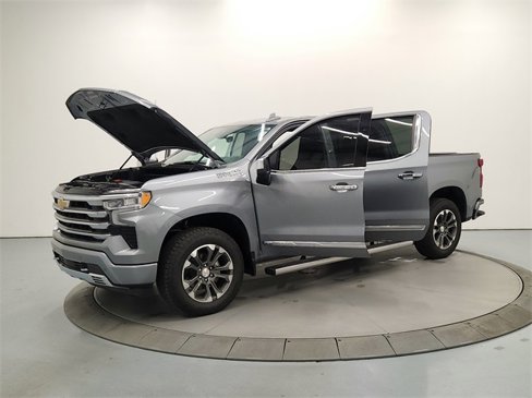 Used 2025 Chevrolet Silverado 1500 High Country w/ Technology Package image 11