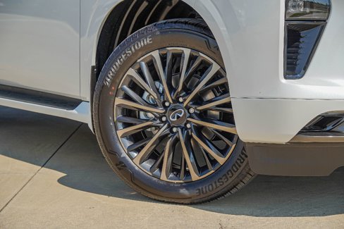 New 2026 INFINITI QX80 Autograph w/ Premium Cargo Package image 2