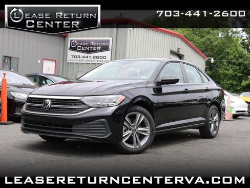 Used 2023 Volkswagen Jetta SE image 1