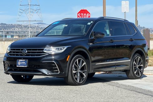 Certified 2022 Volkswagen Tiguan SEL R-Line image 8