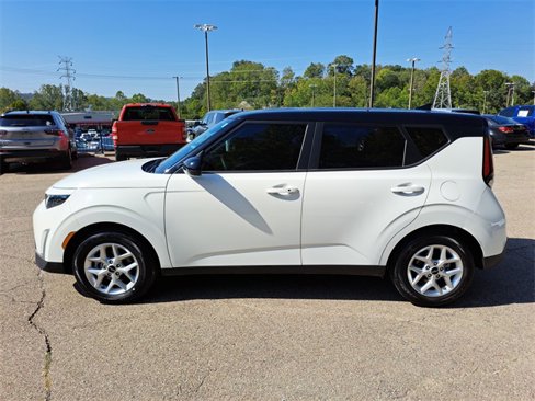 Used 2025 Kia Soul S image 2