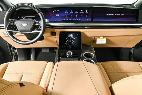 New 2025 Cadillac Escalade IQ Sport 2 image 17