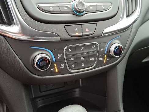 Used 2022 Chevrolet Equinox LT image 24