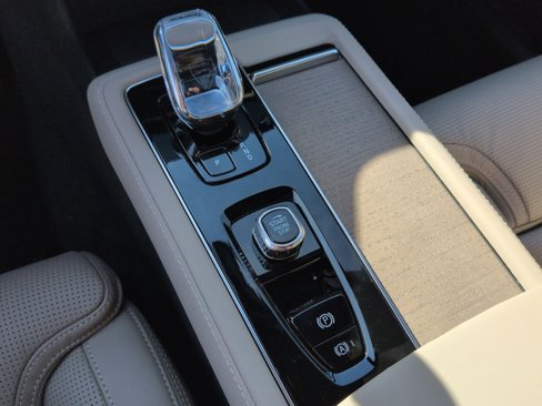 New 2026 Volvo XC90 B6 Ultra image 22