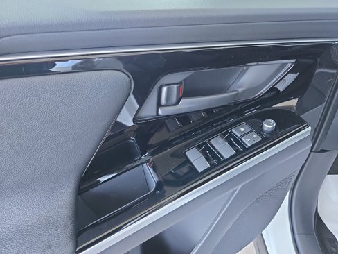 New 2025 Toyota bZ4X Limited image 10
