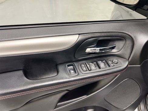 Used 2020 Dodge Grand Caravan GT image 21