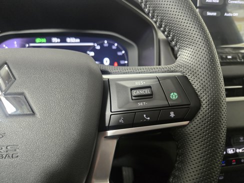 New 2025 Mitsubishi Outlander SEL image 17