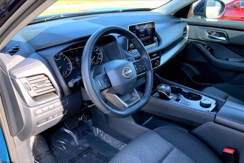 Certified 2025 Nissan Rogue SV image 14