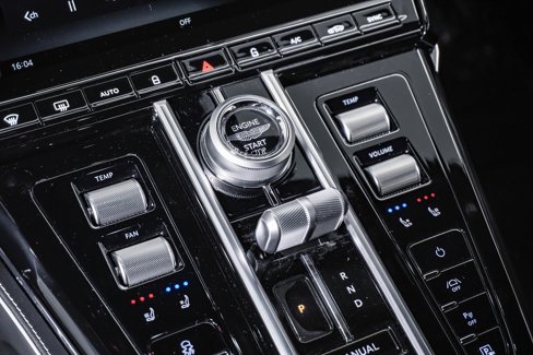 New 2025 Aston Martin V8 Vantage Coupe image 29