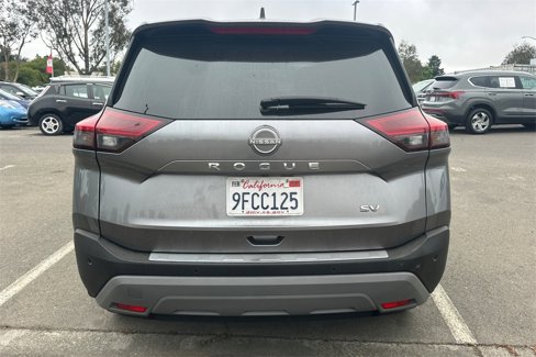 Used 2023 Nissan Rogue SV image 4