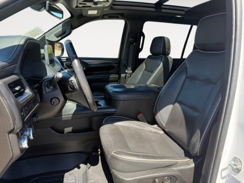 Used 2021 GMC Yukon XL SLT w/ SLT Luxury Plus Package image 8