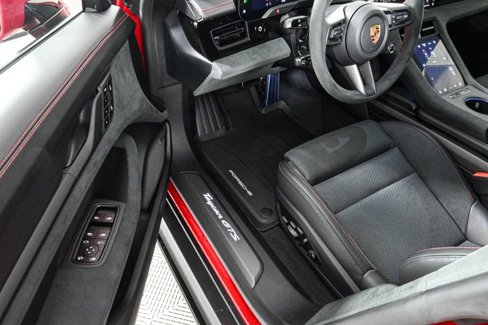 New 2025 Porsche Taycan GTS image 7