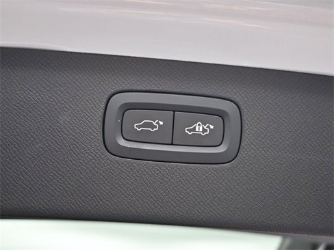 Used 2024 Volvo XC90 T8 Plus w/ Protection Package Premier image 32