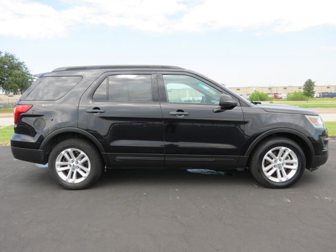Used 2017 Ford Explorer FWD image 4