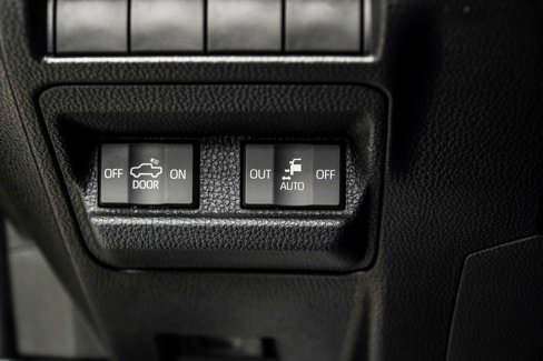 Used 2025 Toyota Tacoma Limited image 29