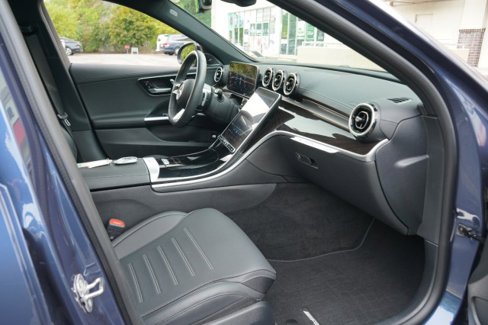 Used 2024 Mercedes-Benz C 300 4MATIC Sedan image 41